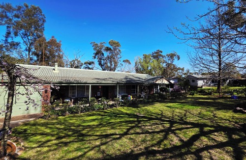 Woodford House | Spacious 3-Bedroom Bushland Mountains Retreat Close to Famous Waterfalls