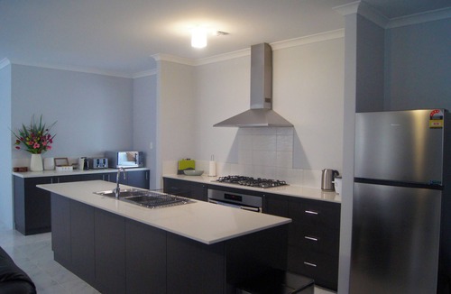Baldivis House | Spacious 4 Bedroom Baldivis Home – Sleeps 8 Comfortably