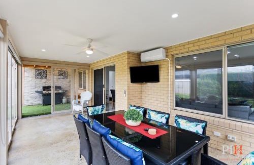 Cowes House | Spacious 4-BR Family Home