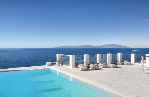 Agios Ioannis Villa | Spacious 5-bedroom Sunset villa with Hot-tub by Calypso Sunset Villas