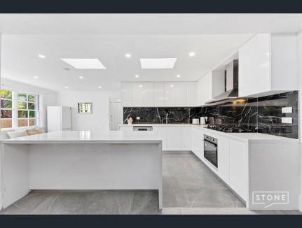 Hornsby House | Spacious 5BD Garden House in Hornsby close 2 train