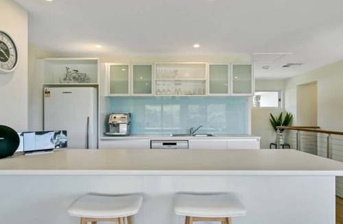 Port Willunga House | Spacious 6 bed villa perched on the sand dunes with private unspoilt sea views