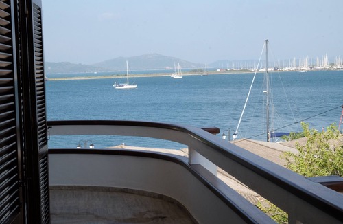 Preveza Apartment | Spacious apartment on the seafront with superb view