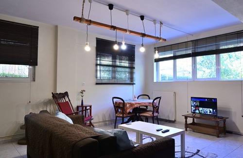 Papagou-Holargos Apartment | Spacious appartment near metro