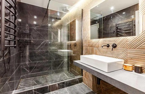 Kolonaki Apartment | Spacious Chic 1BR in Prime Koukaki l Workspace