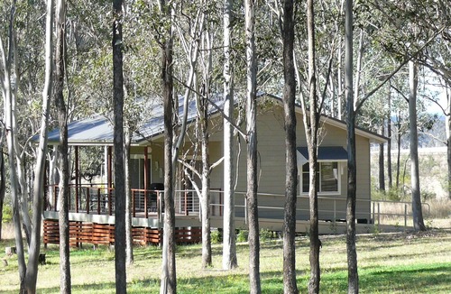 Pokolbin Ski Chalet | Spacious Cottage, overlooking bushland