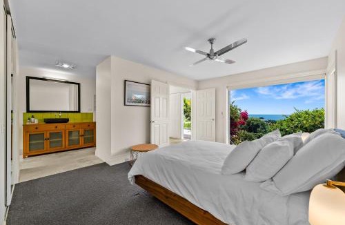 Dromana House | Spacious home with ocean views