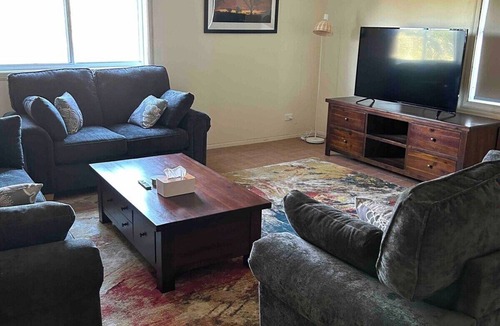 Coonabarabran House | Spacious House in the Town