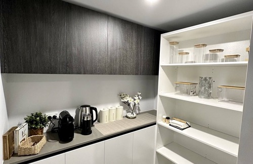Pakenham House | Spacious modern family home
