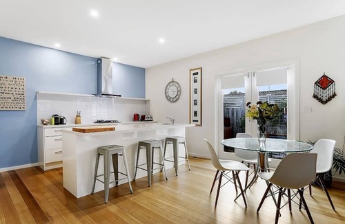 Mount Eliza House | Spacious Mt Eliza home with Private Garden