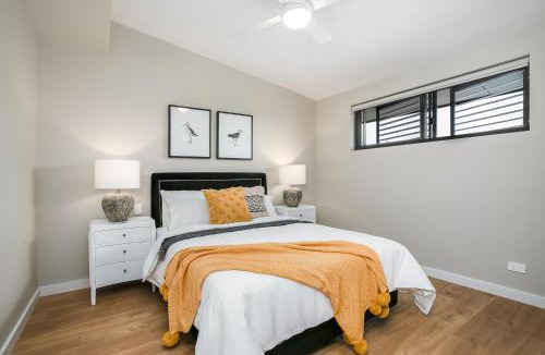 Fairlight Apartment | Spacious Penthouse Fabulous Harbour & Ocean Views