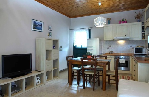 Yenion Villa | Spacious Private Pool Villa in Geni, Lefkada – Perfect for Families & Groups!