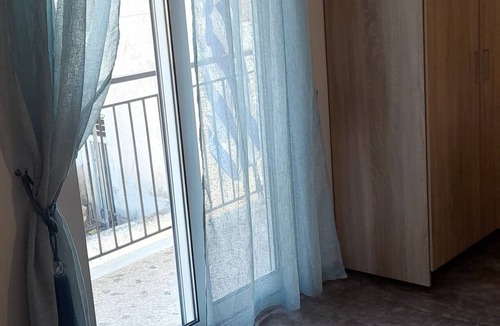Mikromani Apartment | Spacious Room Next to Kalamata Airport, Heart of Messinia