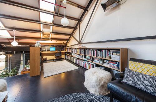 Footscray Apartment | Spacious Warehouse Conversion 2 Bdrms & Parking
