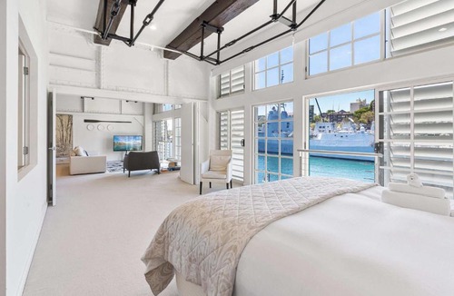 Woolloomooloo Apartment | Spacious Waterfront Luxury at Woolloomooloo Wharf