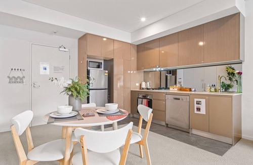 Wentworth Point Apartment | Spacious1 BR@waterfront Olympic Park free carpark