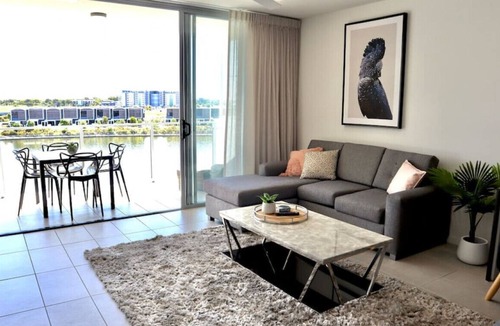 Birtinya Apartment | Spacious1BRMApt* Water Views #2