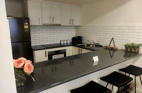Port Lincoln House | Spalding Lodge Unit 9
