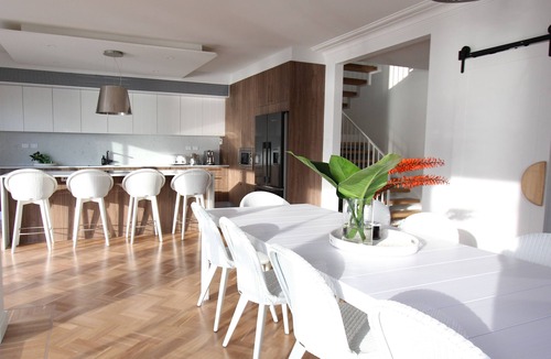 Cronulla House | Spectacular 5 Bedroom Ocean Front Home - Ranked in top 20 beach houses in NSW!