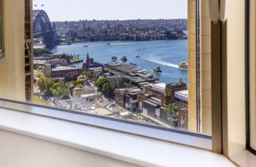 The Rocks Apartment | Spectacular Apartment with Harbour Bridge Views