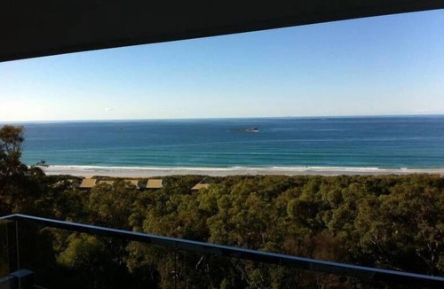 Point Lookout House | Spectacular holiday home high on the hill with fabulous views and.
