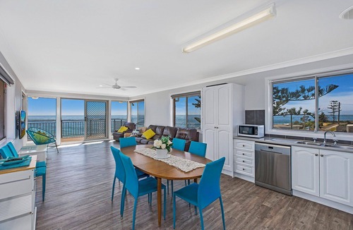 The Entrance Apartment | Spectacular Water Views