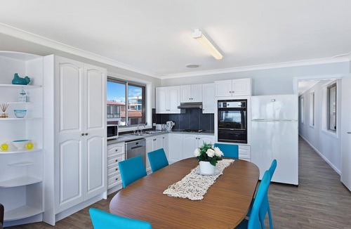 The Entrance Apartment | Spectacular Water Views