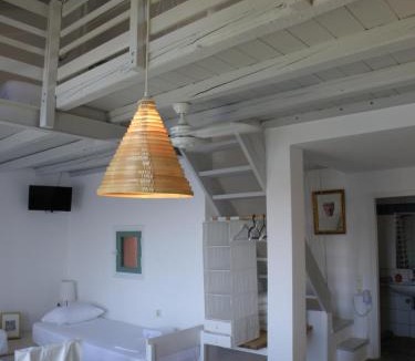 Vourkari Apartment | Spitakia
