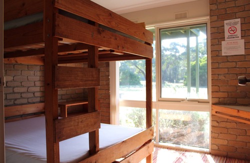 Robertsons Beach Cabin | Spring promotion 8% off for October bookings. Contact us for details.
