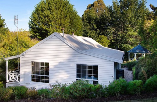 Hepburn Springs Cottage | Springview Cottage: pet friendly and beautifully located