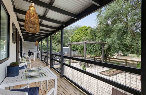 Trentham Cottage | St Andrew's Cottage Trentham