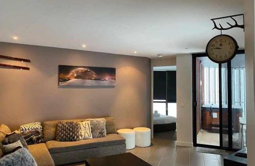 Falls Creek Apartment | St Falls Apartment W203