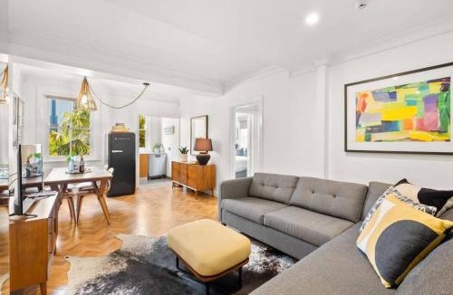 Kings Cross Apartment | St James, Art Deco Dream - 2 Bedrooms W Aircon