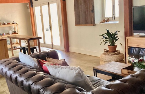 Lara Apartment | STABLE DOOR in Lara " You Yangs " 10 mins to the Spirit