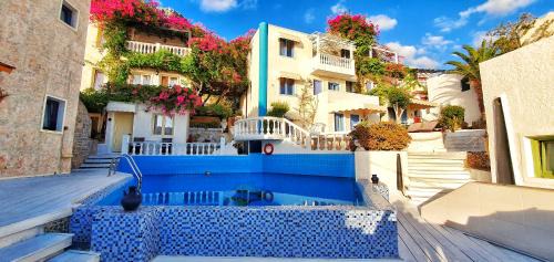 Piskopiano Apartment | Standard big room apartment in blue Aegean with shared pool, kitchen and Ac