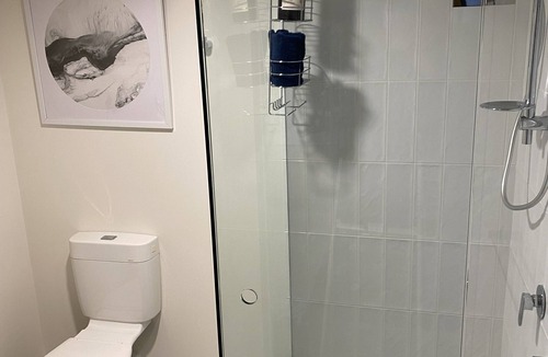 Clifton Springs Apartment | Stay at our studio apartment “The Nook” perfect for the Q Train or a Wedding