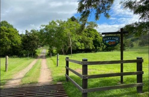 Kenilworth House | Stay at the Barn. Immerse yourself in nature.