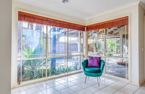 Cranbourne Apartment | StayAU Family Retreat w/Pool Table in Cranbourne