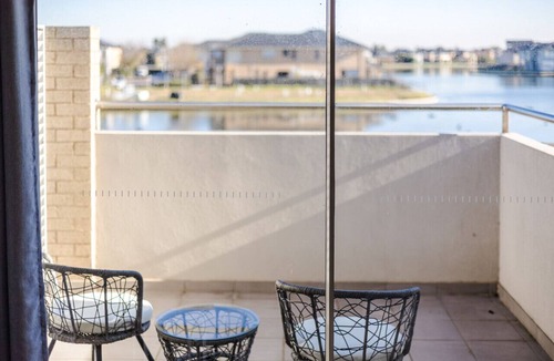 Sanctuary Lakes House | StayAU Magnificent Lakefront Villa Stunning Views