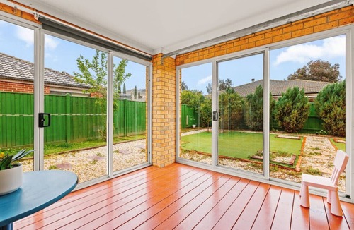 Point Cook Apartment | StayAU Modern Sanctuary Mins from the Ct & Airport