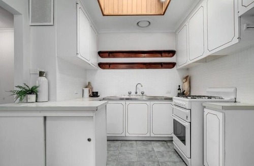 Kew Apartment | StayCentral - Kew Cottage with Study - 210 Cotham Road, Kew, VIC 3101