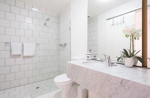 Melbourne Central Business District Apartment | StayCentral - Melbourne Central