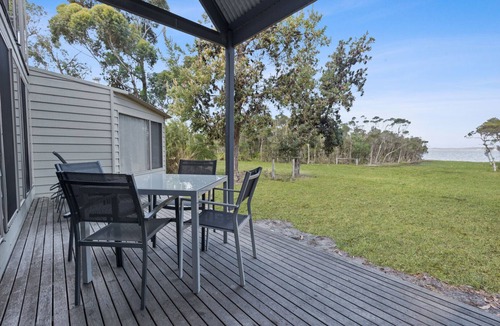 Forge Creek House | Steamer - Waterfront Retreat: Secluded lodges perfect for nature lovers