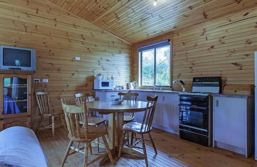 Carlton House | Steeles Island Retreat