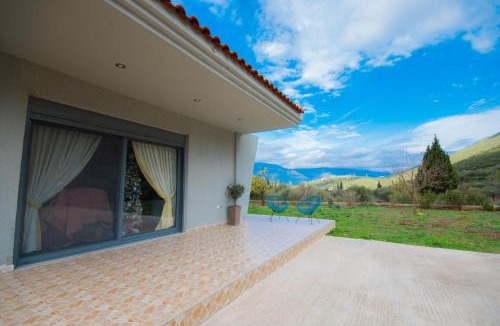 Distomo-Arachova-Antikyra Apartment | Stellas guesthouse near Arachova
