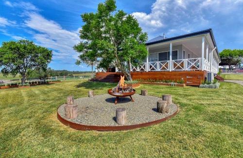 Lower Belford House | Stellaview Farmhouse, Newly Renovated in Heart of Hunter
