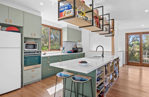 Surf Coast House | Steppy Beach Retro - Wifi & So Close To The Cliff Top Walks