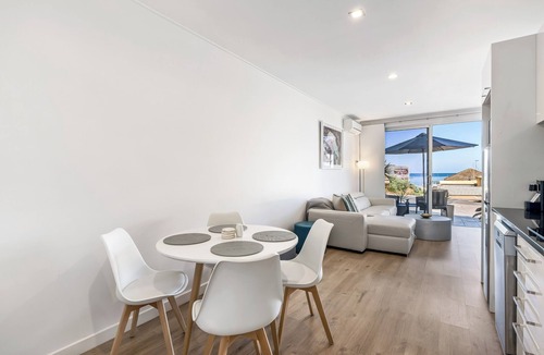 Seacliff Apartment | Steps to the sand | Belle Vista 2 Apartment Seacliff