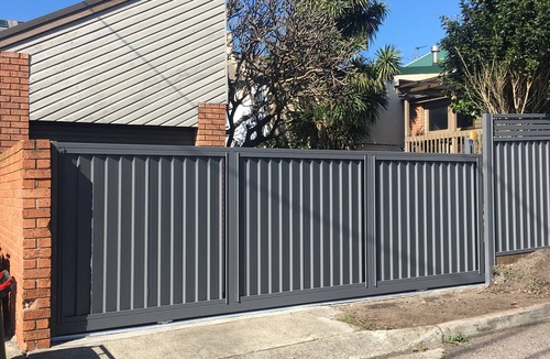 Newcastle House | Stevenson Beach Cottage - Newcastle East