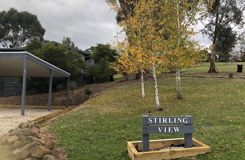 Merrijig House | Stirling View - close to Mt Buller & Mt Stirling Entry Gates.